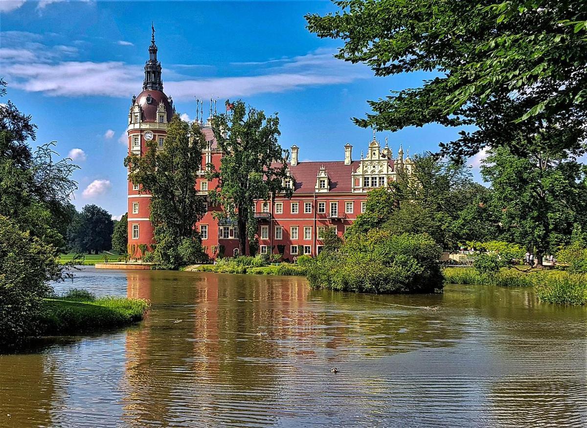 Ferienwohnung Im Gutshof Direkt Gegenueber Dem Schloss, Rhododendronpark Mit Terrasse Und Wlan Kromlau ภายนอก รูปภาพ